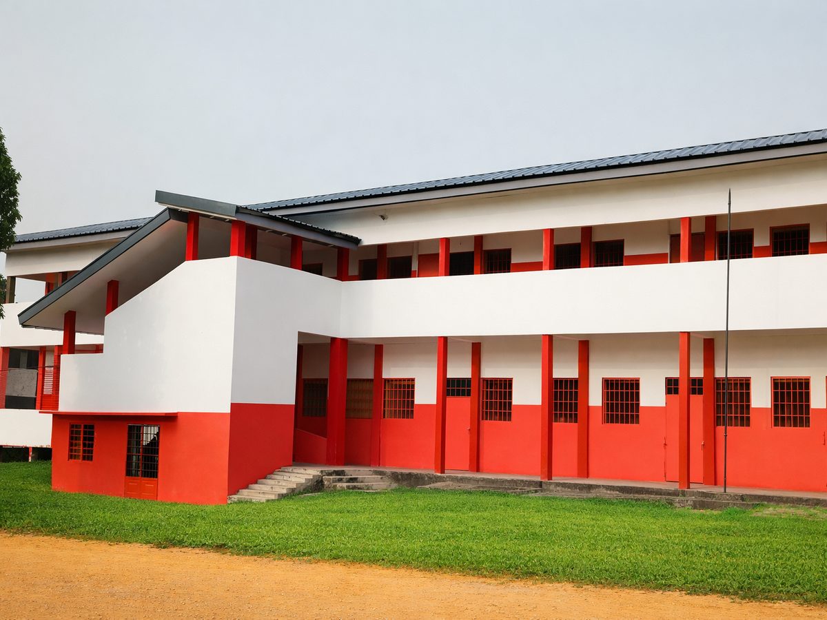 Façade du campus OKHI — Ancien Collège Eyengue Nkongo, Deido